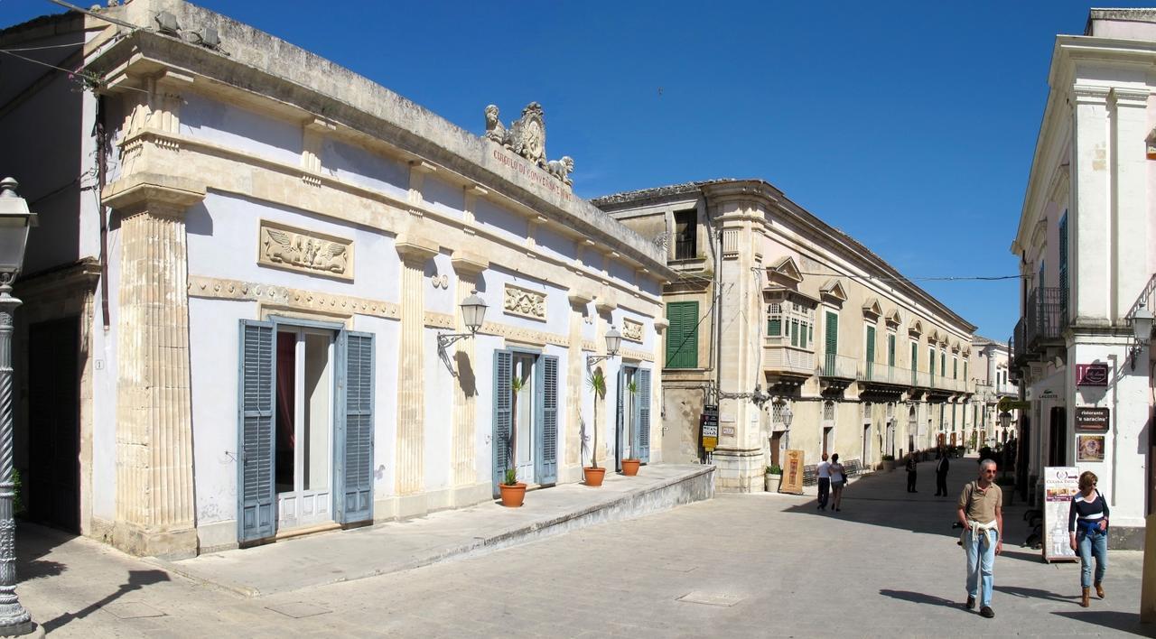 לינה וארוחת בוקר רגוזה Giumbabulla Luxury House מראה חיצוני תמונה